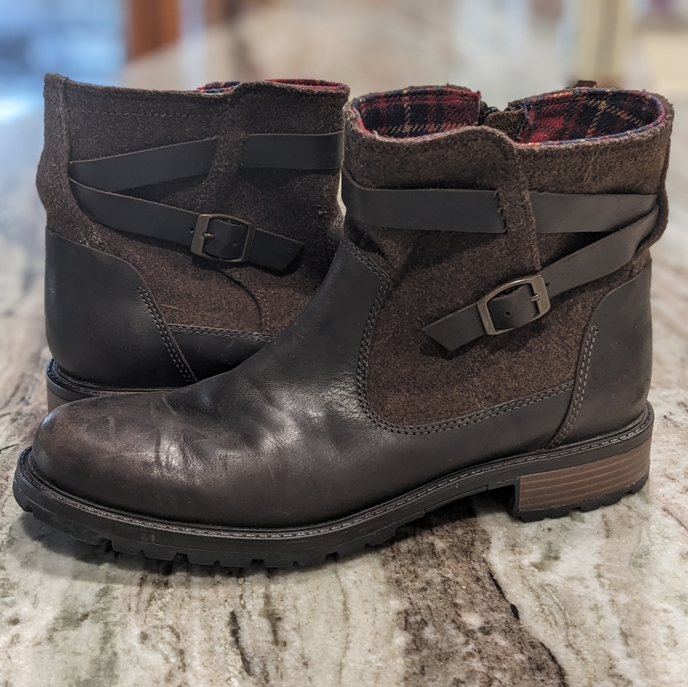 Women's Merrell Legacy Short Boot with Buckle Size 9 1/2